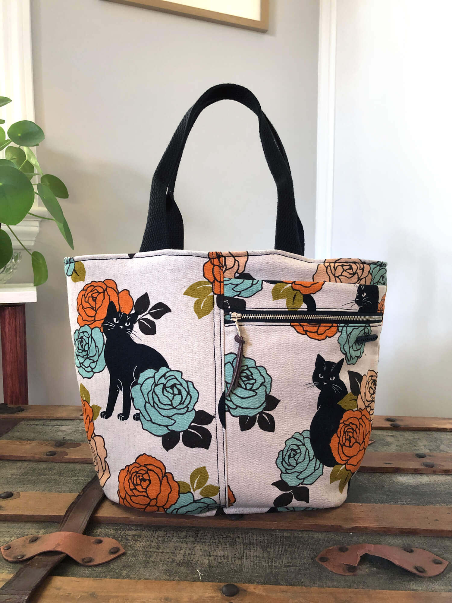 Noodlehead Crescent Totes | The Reluctant Sewist